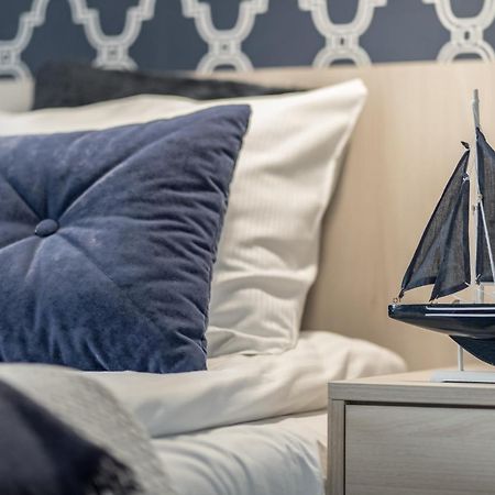 Lion Apartments - Naviflat Brabank Premium Apartment With Parking Гданск Екстериор снимка