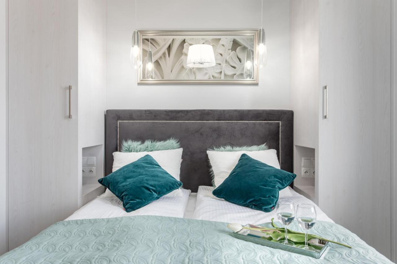Lion Apartments - Naviflat Brabank Premium Apartment With Parking Гданск Екстериор снимка