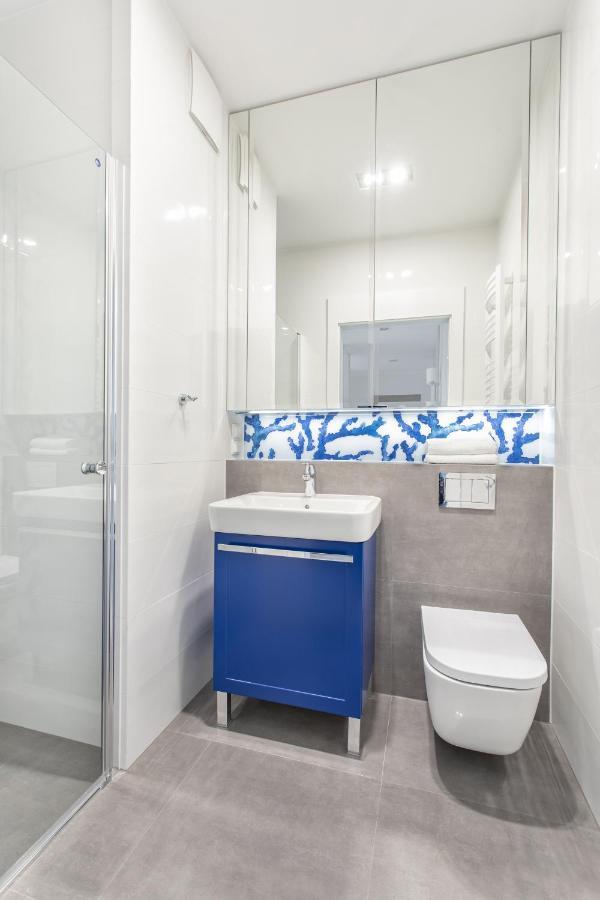 Lion Apartments - Naviflat Brabank Premium Apartment With Parking Гданск Екстериор снимка