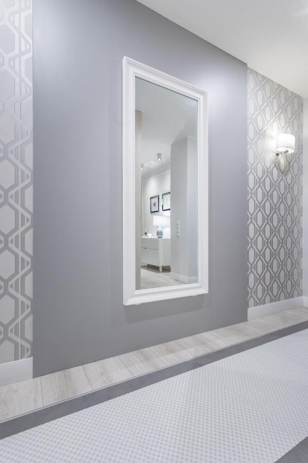 Lion Apartments - Naviflat Brabank Premium Apartment With Parking Гданск Екстериор снимка